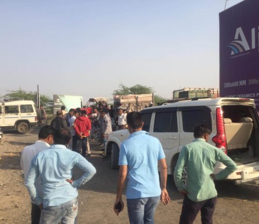 મોરબીમાં ગૌરક્ષકની કાર ઉપર ફાયરિંગના પ્રકરણમાં ફરિયાદ નોંધાઇ