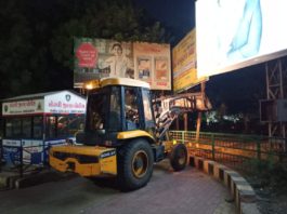 મોરબીમાં દબાણ હટાવ ઝુંબેશ : વધુ 30 જેટલા નાના- મોટા હોર્ડિંગ્સ દૂર કરવામાં આવ્યા