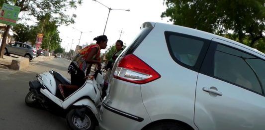 મોરબીમાં કાર રિવર્સમાં લેતા પતિએ હડફેટે લેતા પત્નીનું મોત