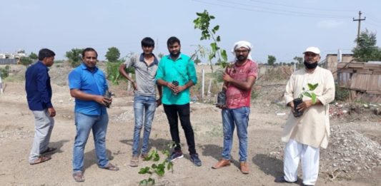 મોરબીના ક્રીપ્ટોન સીરામીક અને ગ્રીન આર્મી ગ્રુપ દ્વારા વૃક્ષારોપણ કરાયું