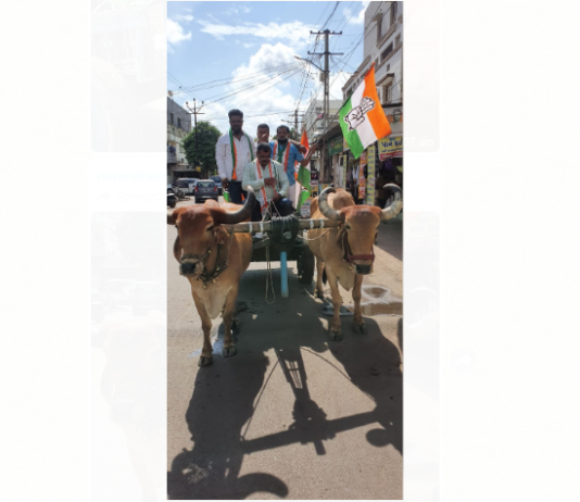રાજકોટઃપેટ્રોલ-ડીઝલના ભાવ વધારા સામે કૉંગ્રેસનો બળદગાડા લઇને વિરોધ !!