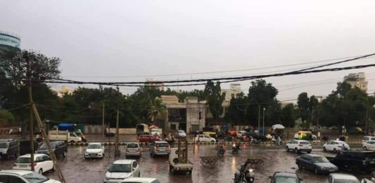 મોરબી અને વાંકાનેરમાં ભારે પવન અને ગાજવીજ સાથે વરસાદ વરસ્સ્યો