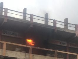 (LIVE 7:38 pm) મોરબી: હાઇવે પર સિરામિક પલાઝા માં આવેલ એક દુકાન અચાનક સળગી