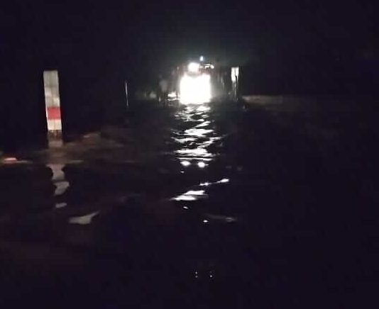 ટંકારાના નાના ખીજડીયામાં ભારે વરસાદને લીધે વોકળાનું પાણી રસ્તા પર આવી જતા હાલાકી