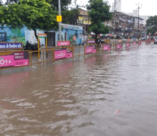 મોરબીમાં 4 ઈચ વરસાદને પગલે નિચાણવાળા વિસ્તારો જળબબંબાકાર બન્યા