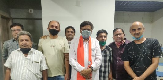 મોરબી: શાકમાર્કેટ કરિયાણા એશો. તરફથી બ્રિજેશભાઈને શુભેચ્છા પાઠવાઈ