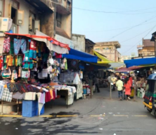 સુરત: દિવાળી દ્વાર પર છતાં બારડોલીના બજારો હજી ઠંડા