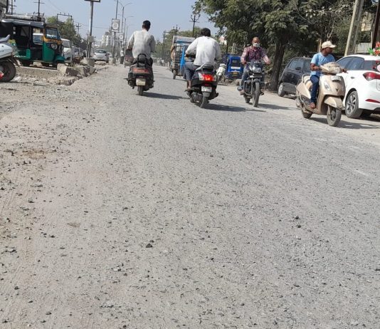 મોરબીમાં કોન્ટ્રાક્ટરની લોલમલોલના લીધે નવા બનતા વાવડી રોડની દયનિય હાલત