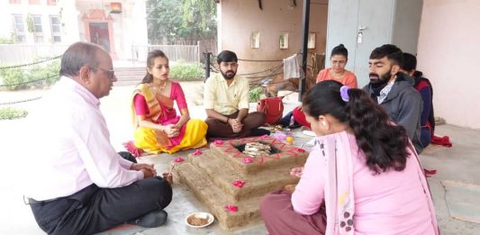 હાલ પ્રાચીન સંસ્કૃતિનું જતન : મોરબીમાં બે દંપતીએ ઉત્તમ સંતાનપ્રાપ્તિ માટે ગર્ભાધાન સંસ્કાર વિધિ સંપન્ન કરી
