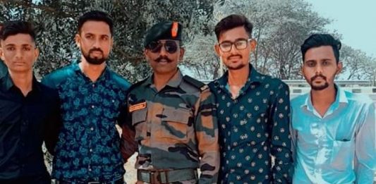 મોરબી : ટ્રેનિંગ પૂર્ણ કરીને પ્રથમ વખત વતન આવેલા આર્મીમેનનું સન્માન જુઓ VIDEO