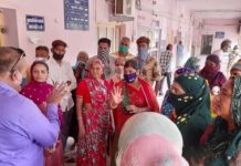 મોરબીના કાલિકા પ્લોટમાં રોડના અધૂરા કામ બાબતે મહિલાઓનો પાલિકામાં મોરચો