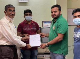 મોરબીના સેવાભાવી અજય લોરિયાનું સિવિલ હોસ્પિટલના ડો.કાંતિલાલ સરડવા દ્વારા પ્રશસ્તિપત્ર આપી સન્માન