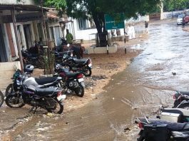 મોરબીમાં માવઠું : અમુક ગામોમાં પાણીની નદીઓ વહી !!