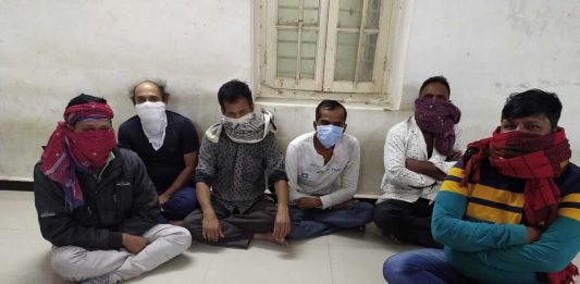 મોરબી: બગથળા ગામે એલસીબીનો દરોડો : જુગાર રમતા 6 શખ્સો રૂ. 66 હજારની રોકડ સાથે ઝડપાયા