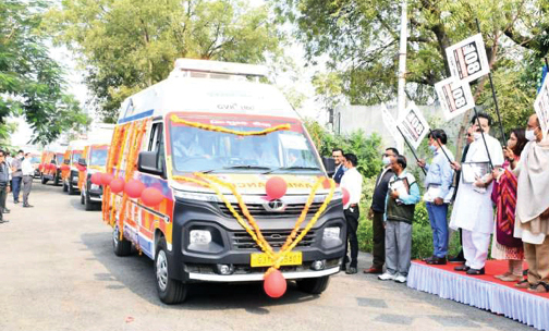 અમદાવાદમાં આરોગ્ય મંત્રીએ 108ની સિટિઝન મોબાઈલ એપ લોન્ચ કરી, 176 નવી એમ્બ્યુલન્સને લીલીઝંડી