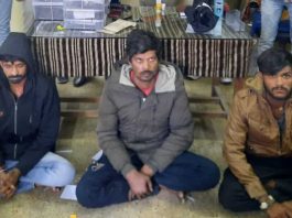 વાંકાનેર નજીક ચાર કિલોગ્રામ ગાંજા સાથે ત્રણ શખ્શો ઝડપાયા