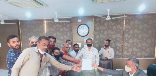 મહુઆ મોઈત્રાએ જૈન સમાજના યુવાનો પર કરેલ વિવાદાસ્પદ ટિપ્પણીના વિરોધમાં આવેદનપત્ર