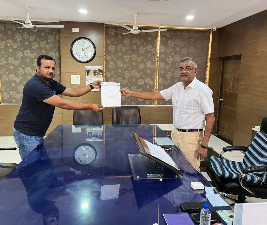 મોરબીના જેતપર ગામે આવારા તત્વો પર પગલાં લેવા અજયભાઈ લોરિયા દ્વારા એસ.પી અને કલેકટરને આવેદનપત્ર