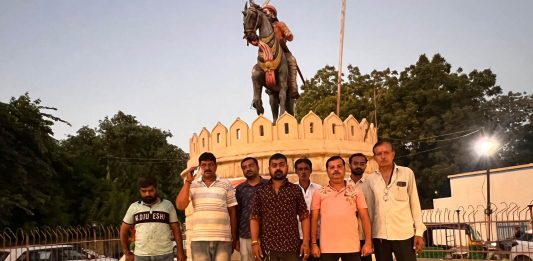 મોરબીમાં ટિખ્ખળખોર શખ્સે શિવાજી મહારાજના સ્ટેચ્યૂ સાથે છેડછાડ કરી !!