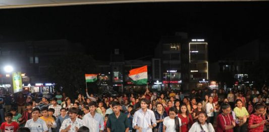 યંગ ઇન્ડિયા ગૃપ આયોજિત ફ્લેશ મોબમાં નવરાત્રીને વેલકમ કરતા ખૈલયાઓ