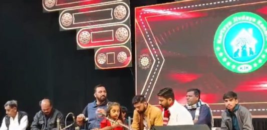 મોરબીમાં લોકડાયરામાં બાળ કલાકાર મીરા દવેએ બોલાવી ભજનની રમઝટ