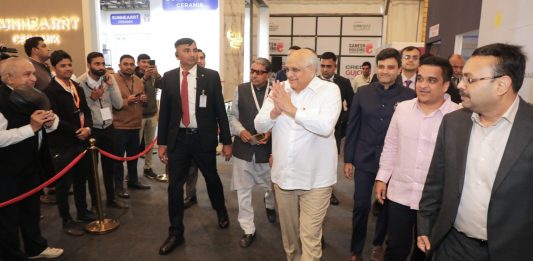 મોરબીના સનહાર્ટ સિરામિકના પ્રોપર્ટી શોમાં એક્સક્લુઝિવ સ્ટોરની મુલાકાત લેતા મુખ્યમંત્રી