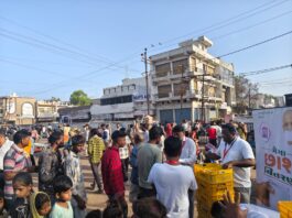 મોરબી : અર્હમ યુવા સેવા ગ્રુપ દ્વારા પ્રતિદિન ૬૦૦ પાઉચ છાશનું અવિરત વિતરણ