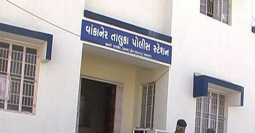 વાંકાનેરના ભેરડામાં બાળકો સચવા મુદ્દે સગર્ભા પત્ની પર પતિનો હિંચકારો હુમલો: મારી નાખવાની ધમકી આપી